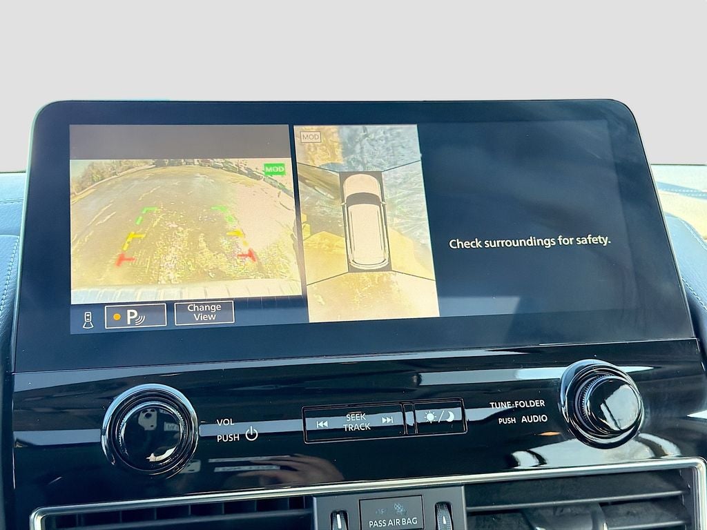 2023 INFINITI QX80 LUXE