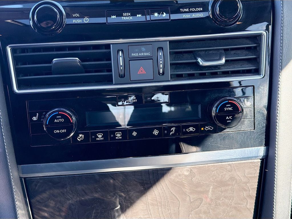 2023 INFINITI QX80 LUXE