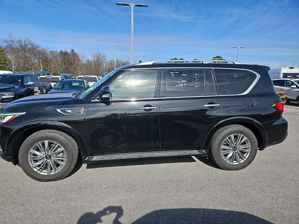 2023 INFINITI QX80 LUXE