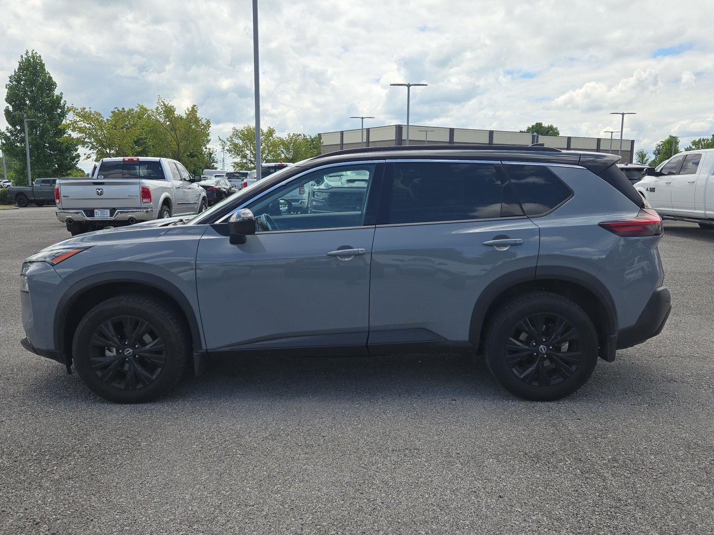 2023 Nissan Rogue SV FWD