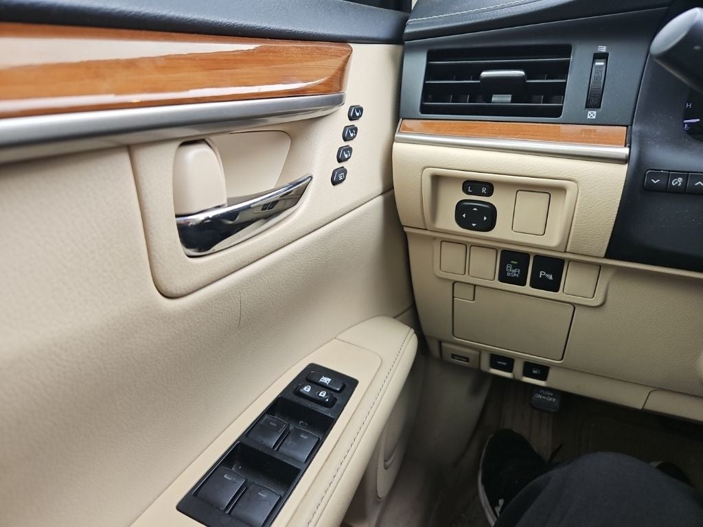 2015 Lexus ES 300h 300h