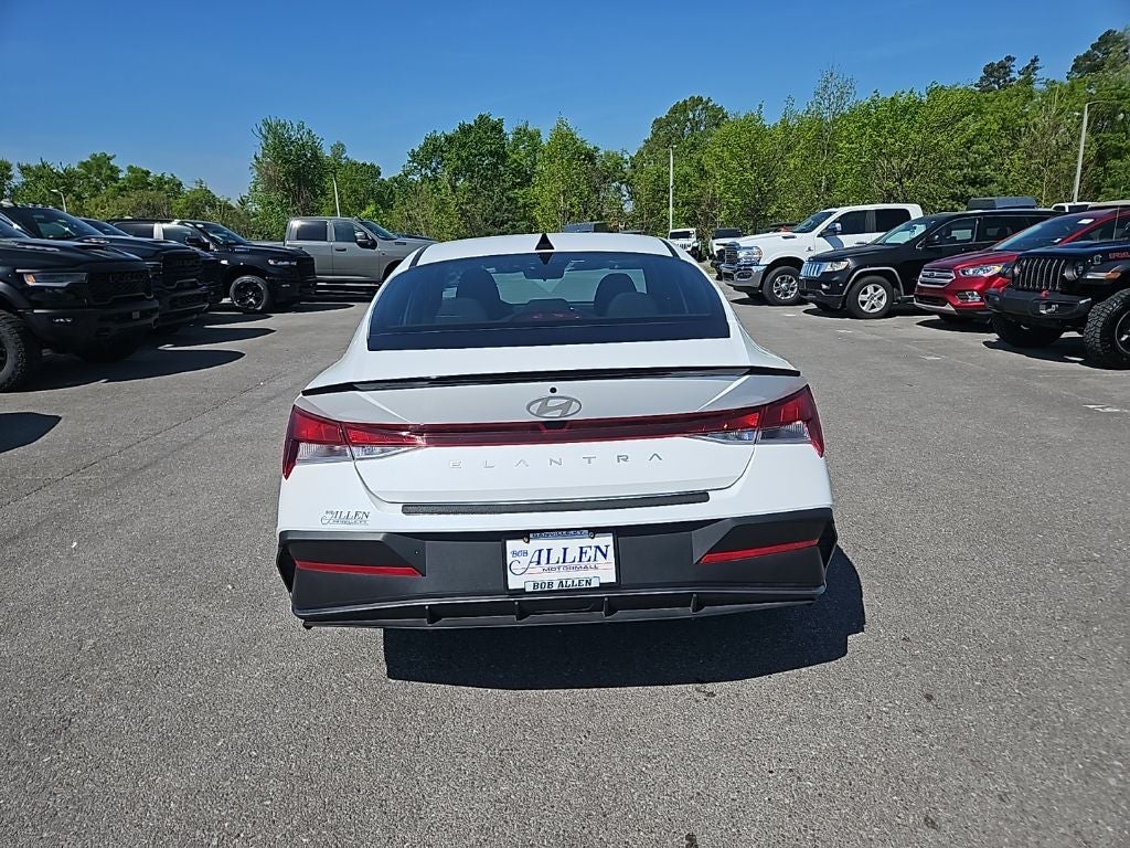 2025 Hyundai Elantra SEL Sport