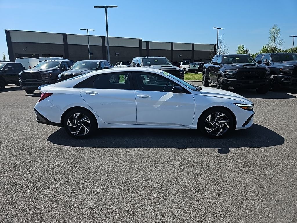 2025 Hyundai Elantra SEL Sport