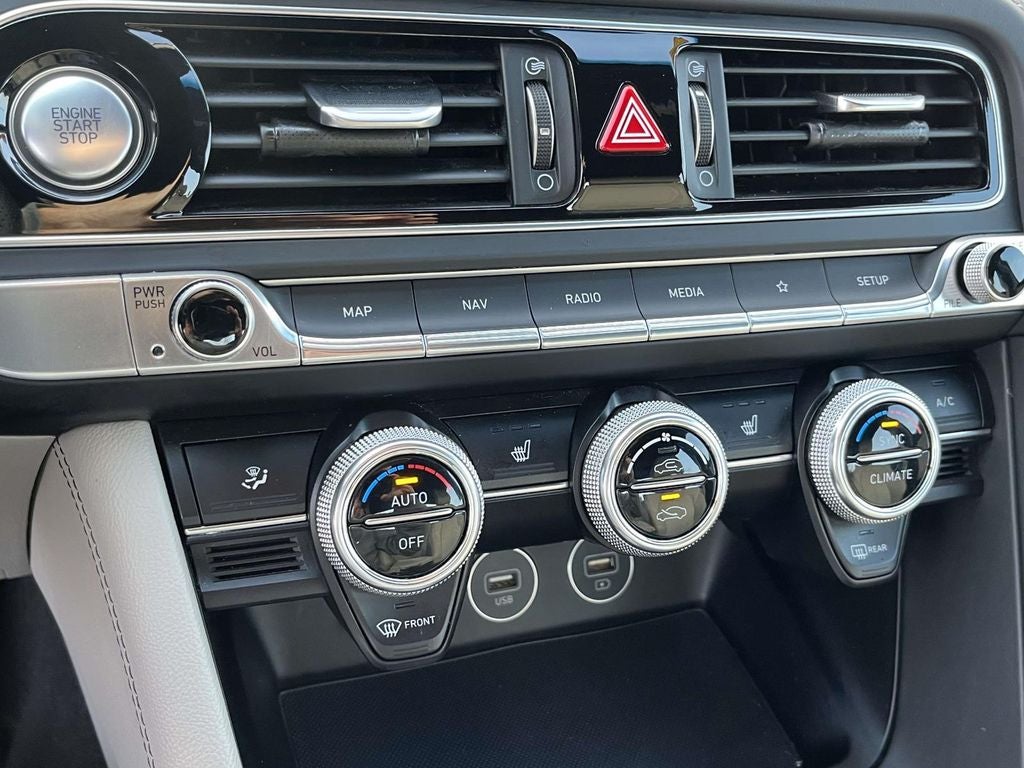 2023 Genesis G70 2.0T RWD