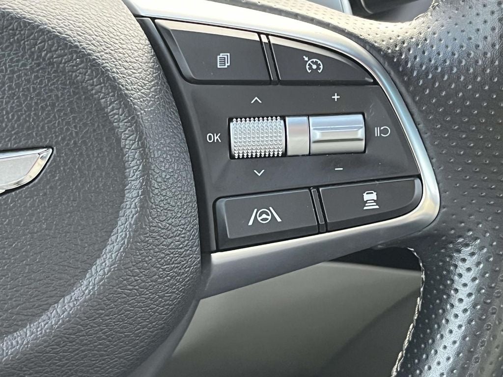 2023 Genesis G70 2.0T RWD