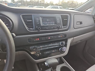 2017 Kia Sedona L