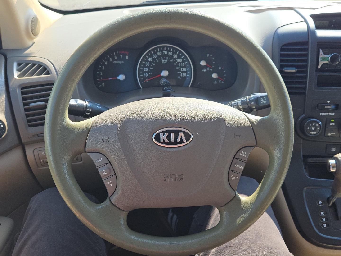 2012 Kia Sedona LX