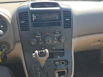 2012 Kia Sedona LX