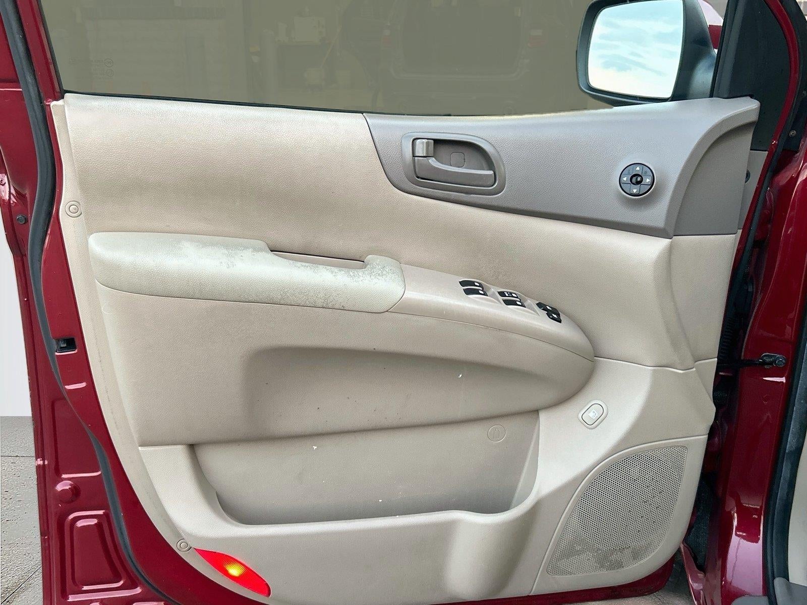 2012 Kia Sedona LX