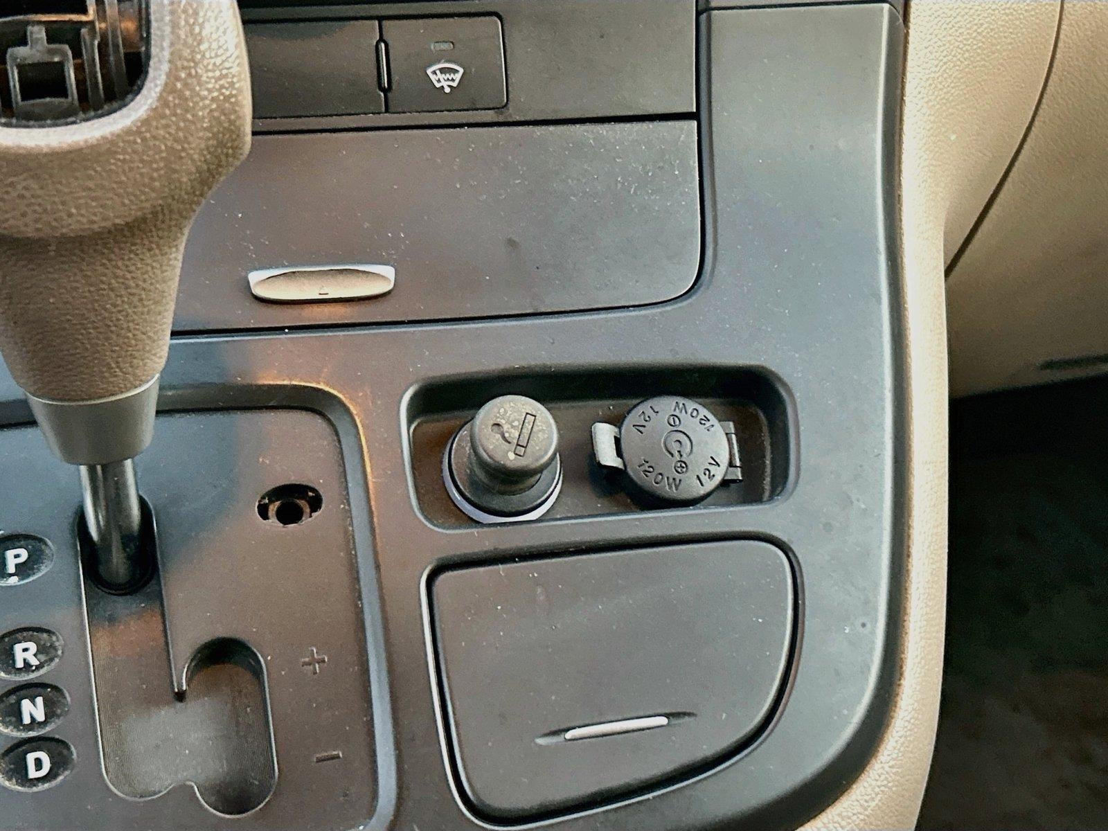 2012 Kia Sedona LX