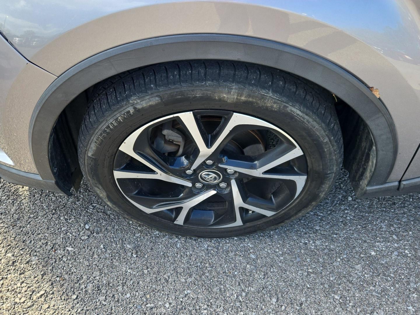 2018 Toyota C-HR XLE Premium