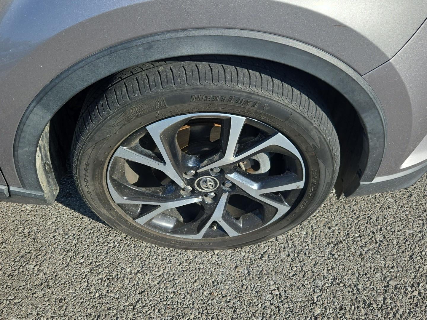 2018 Toyota C-HR XLE Premium