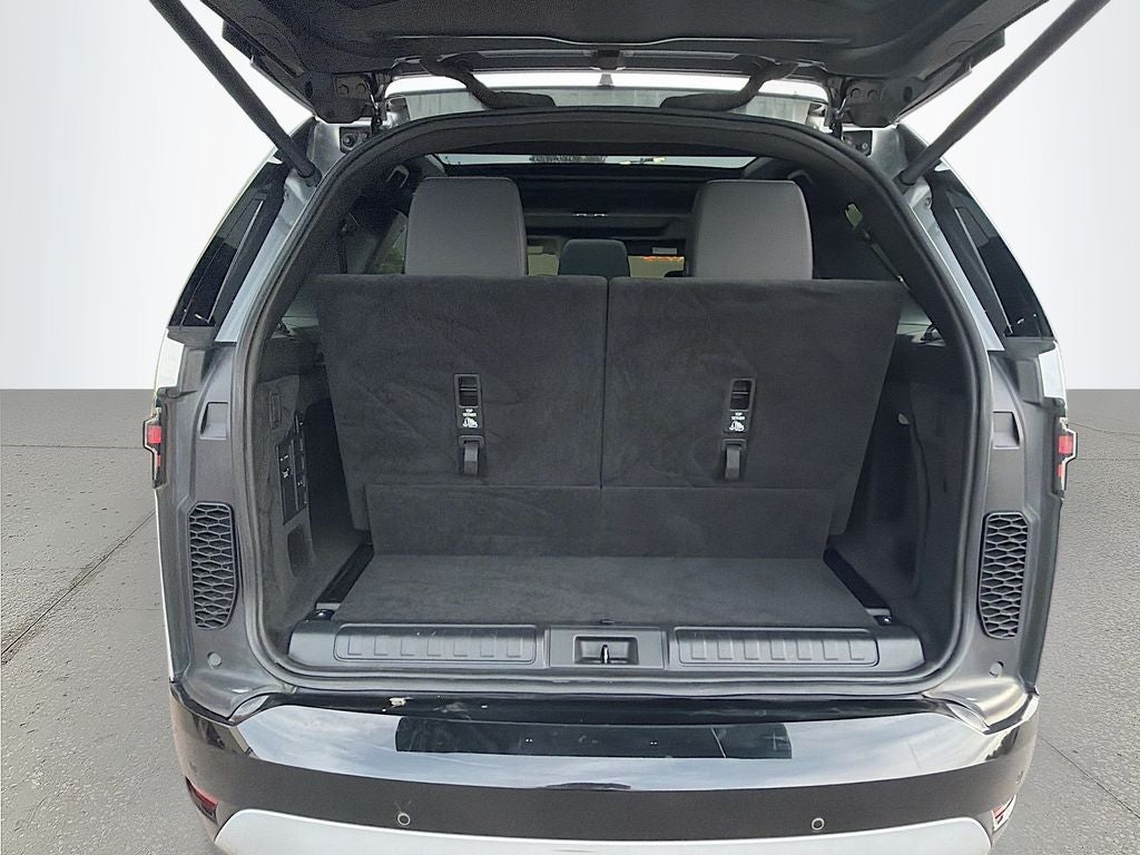 2022 Land Rover Discovery P300 S R-Dynamic