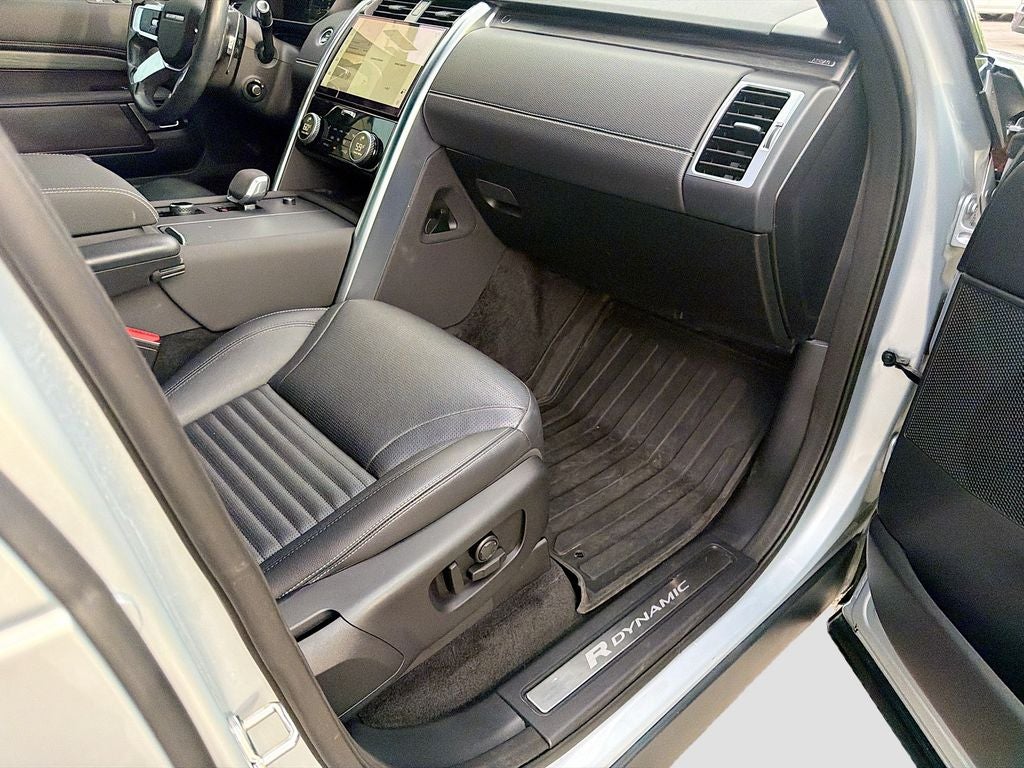 2022 Land Rover Discovery P300 S R-Dynamic