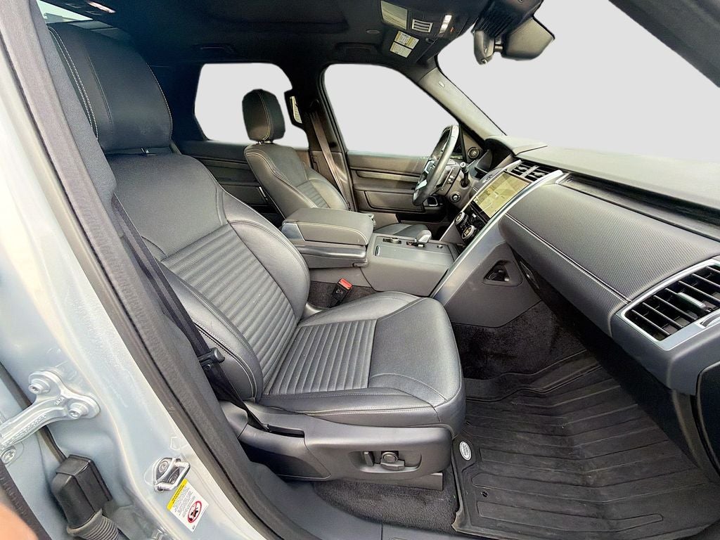 2022 Land Rover Discovery P300 S R-Dynamic