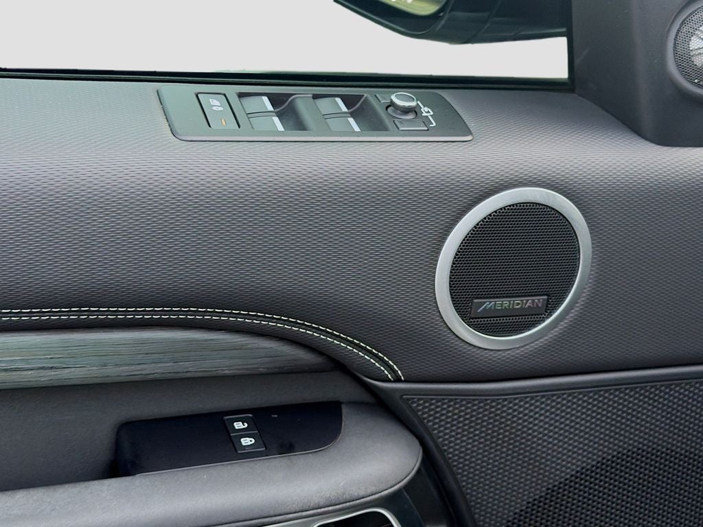 2022 Land Rover Discovery P300 S R-Dynamic