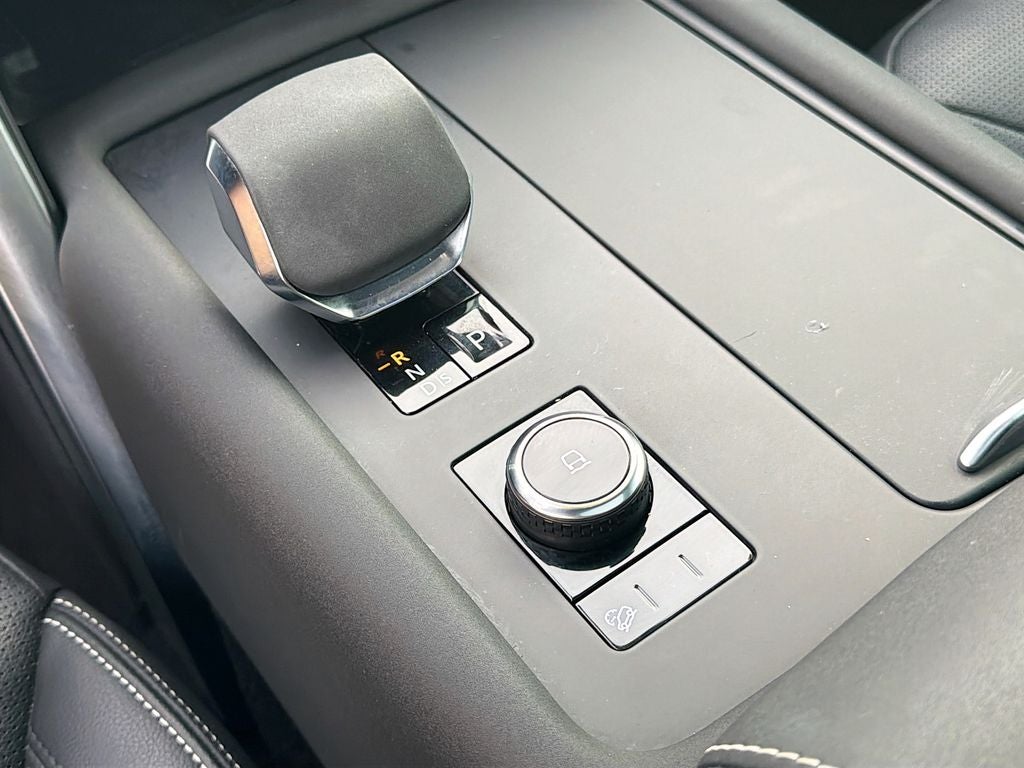 2022 Land Rover Discovery P300 S R-Dynamic