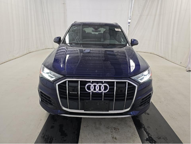 2023 Audi Q7 45 Premium quattro Tiptronic's photo