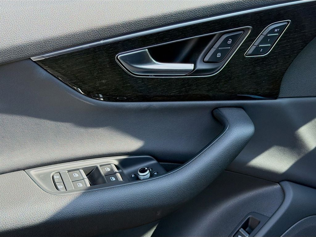 2023 Audi Q7 Premium 45 TFSI quattro Tiptronic