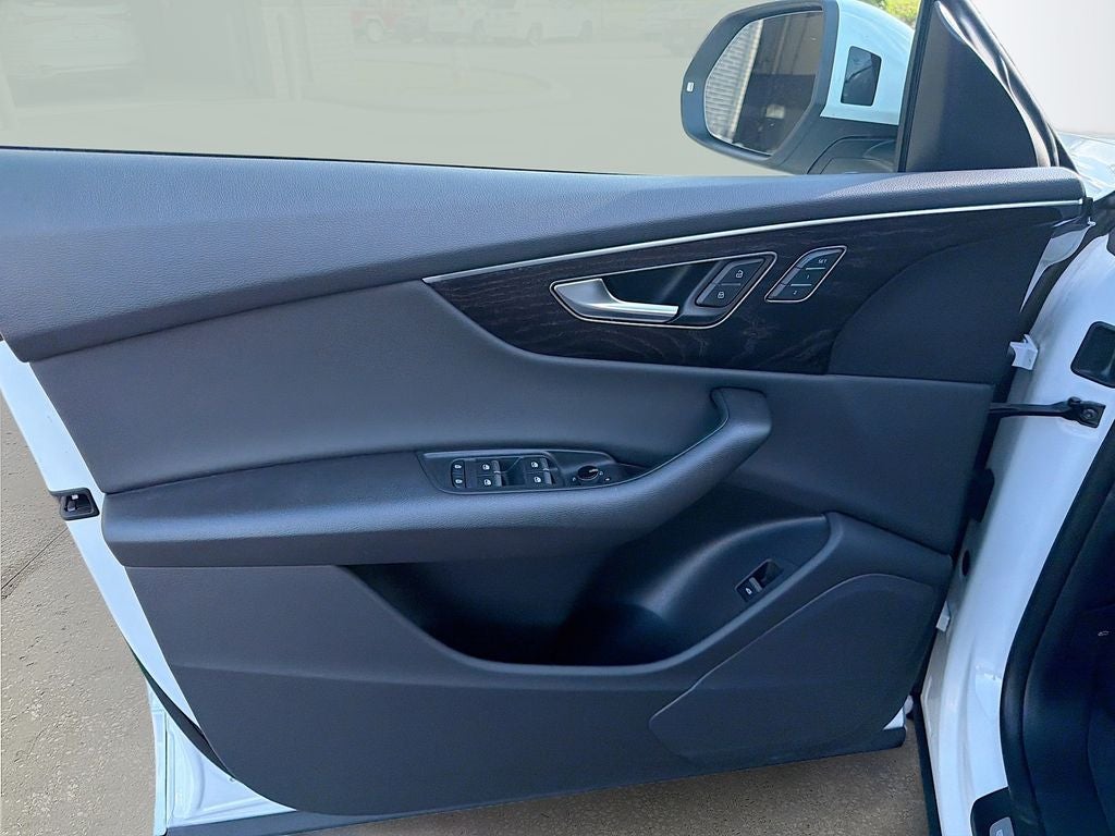 2023 Audi Q8 Premium 55 TFSI quattro Tiptronic