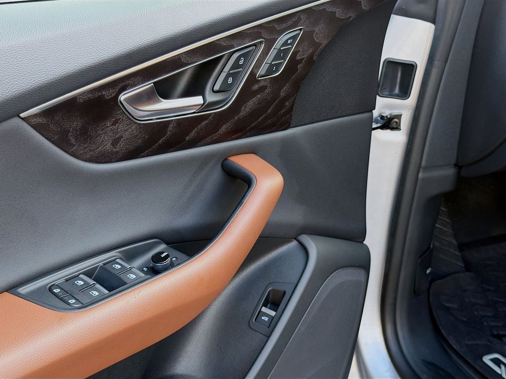 2022 Audi Q8 Premium 55 TFSI quattro Tiptronic