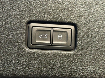 2022 Audi Q8 Premium Plus 55 TFSI quattro Tiptronic