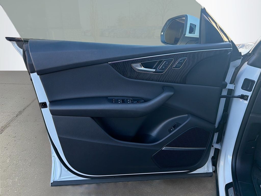 2022 Audi Q8 Premium Plus 55 TFSI quattro Tiptronic