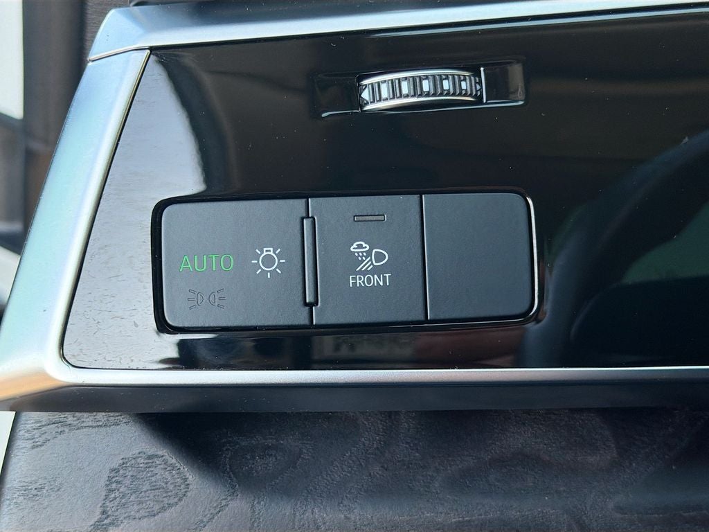 2022 Audi Q8 Premium Plus 55 TFSI quattro Tiptronic