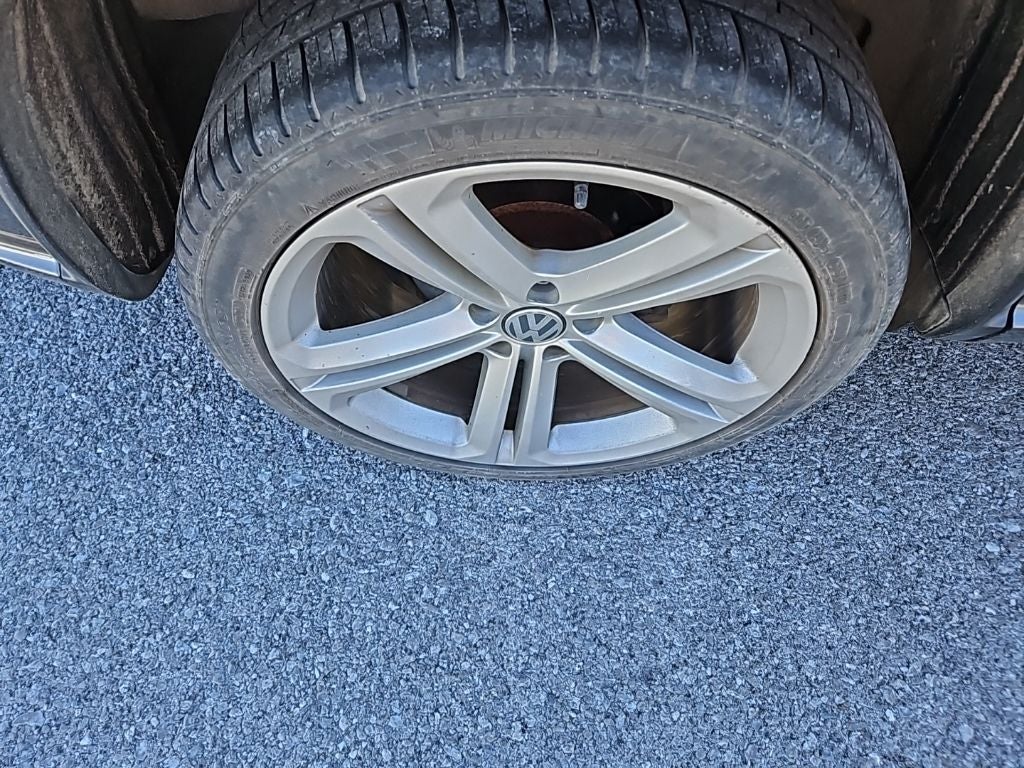 2016 Volkswagen Tiguan R-Line