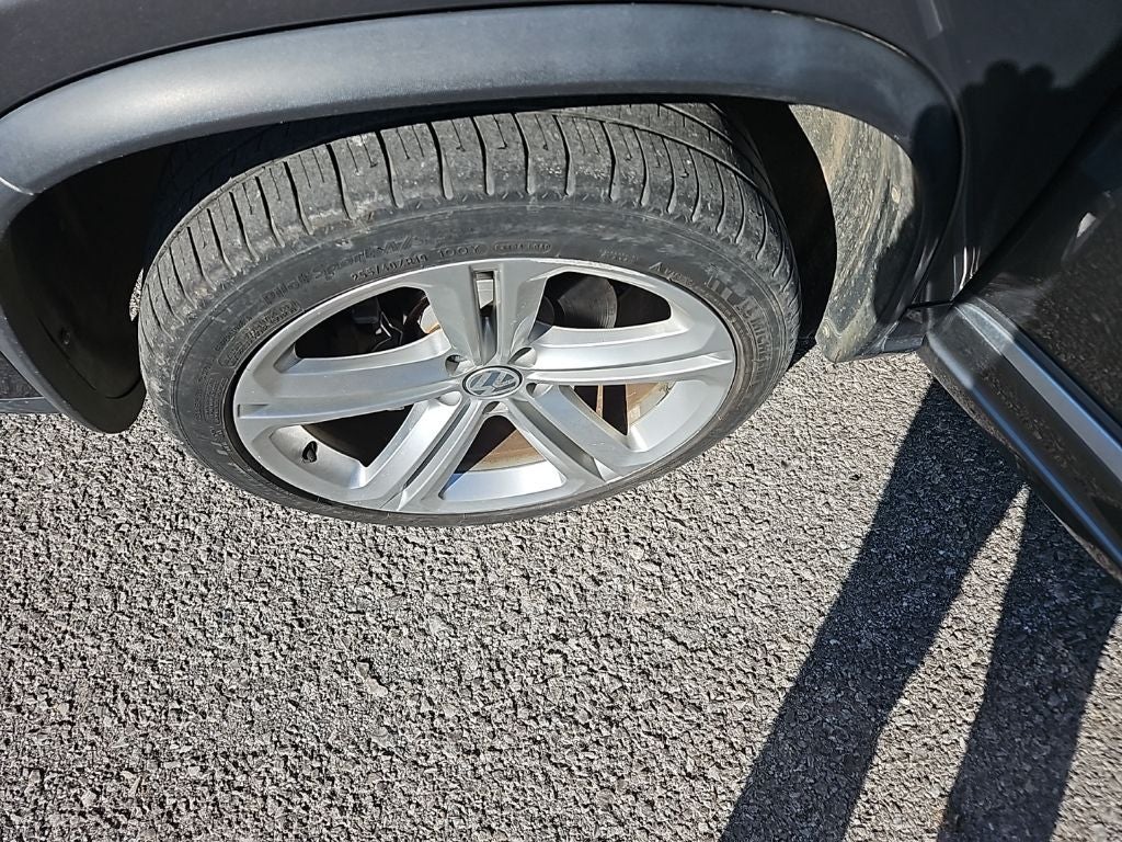 2016 Volkswagen Tiguan R-Line