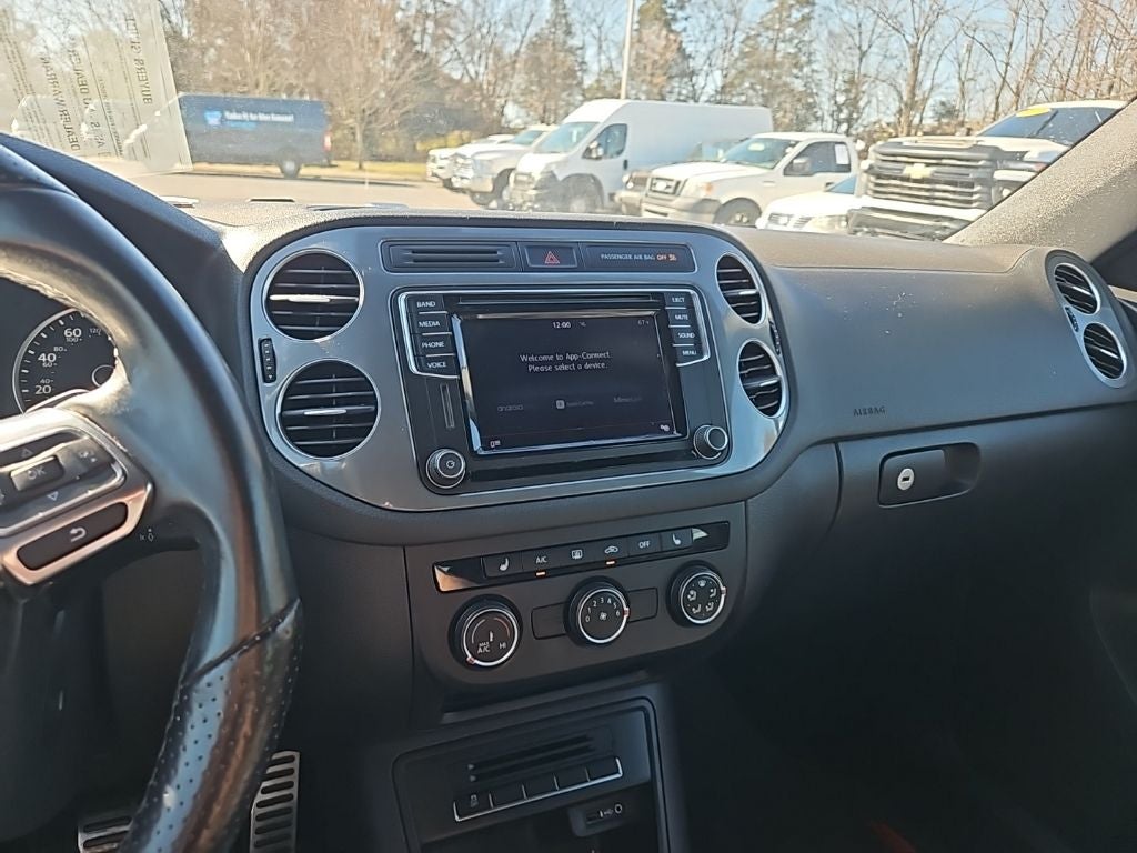 2016 Volkswagen Tiguan R-Line