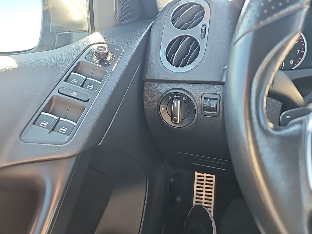 2016 Volkswagen Tiguan R-Line