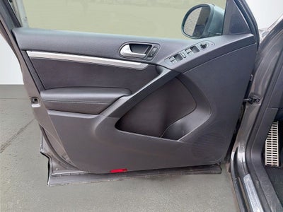 2016 Volkswagen Tiguan R-Line