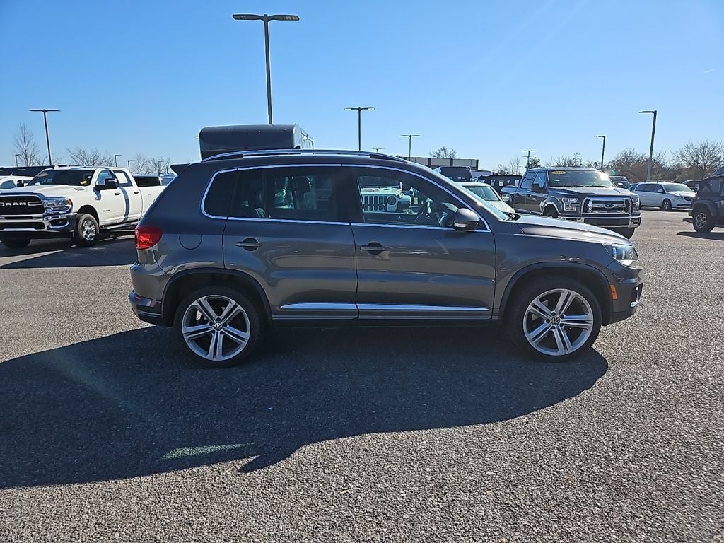 2016 Volkswagen Tiguan R-Line