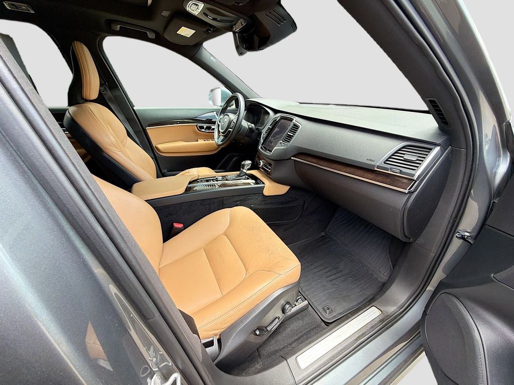 2019 Volvo XC90 T6 Momentum