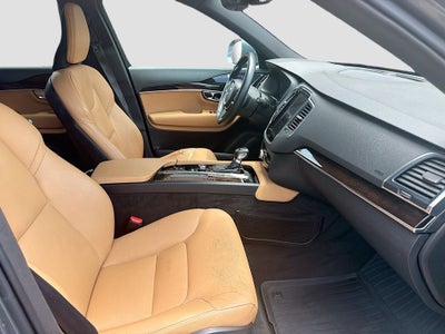 2019 Volvo XC90 T6 Momentum