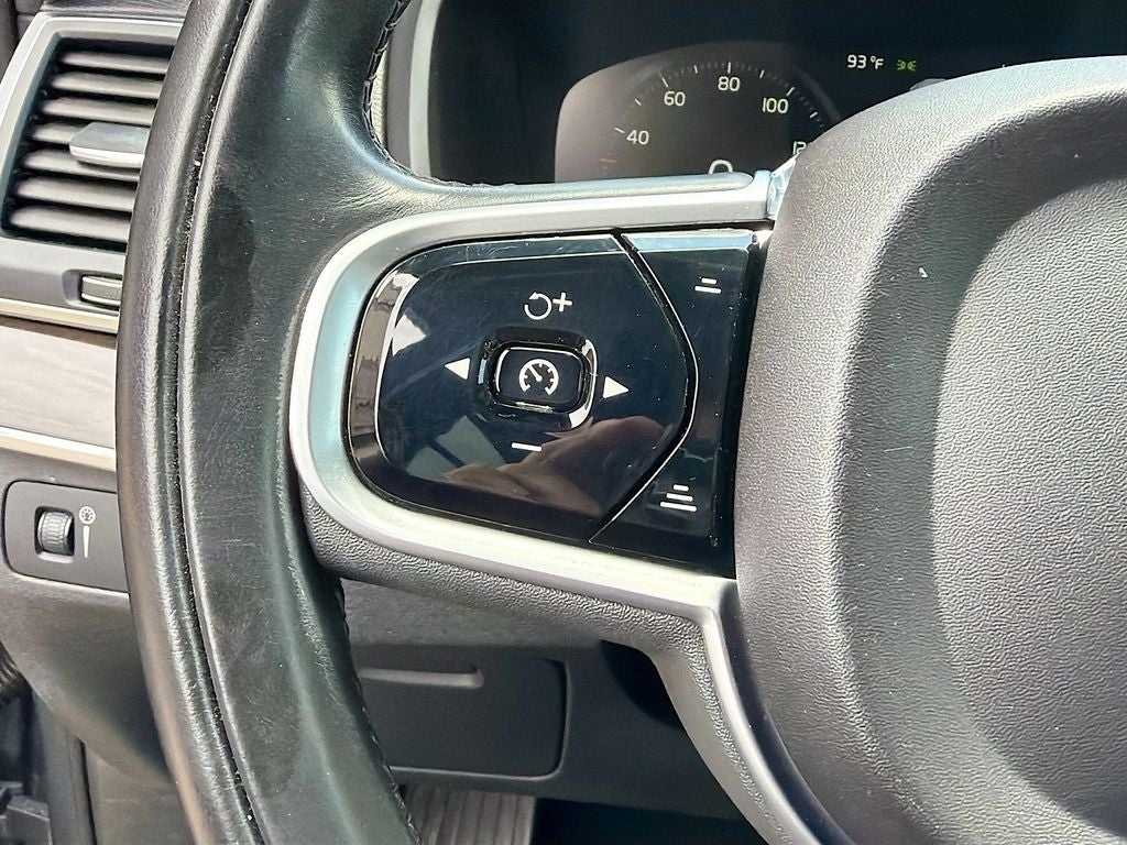 2019 Volvo XC90 T6 Momentum