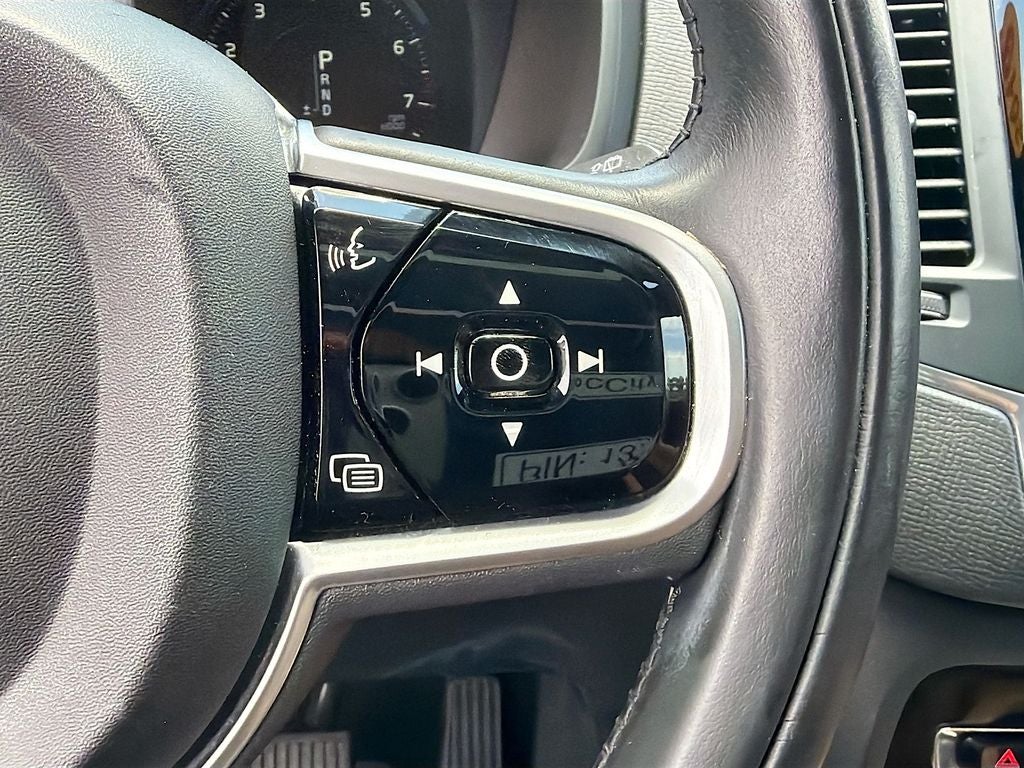2019 Volvo XC90 T6 Momentum