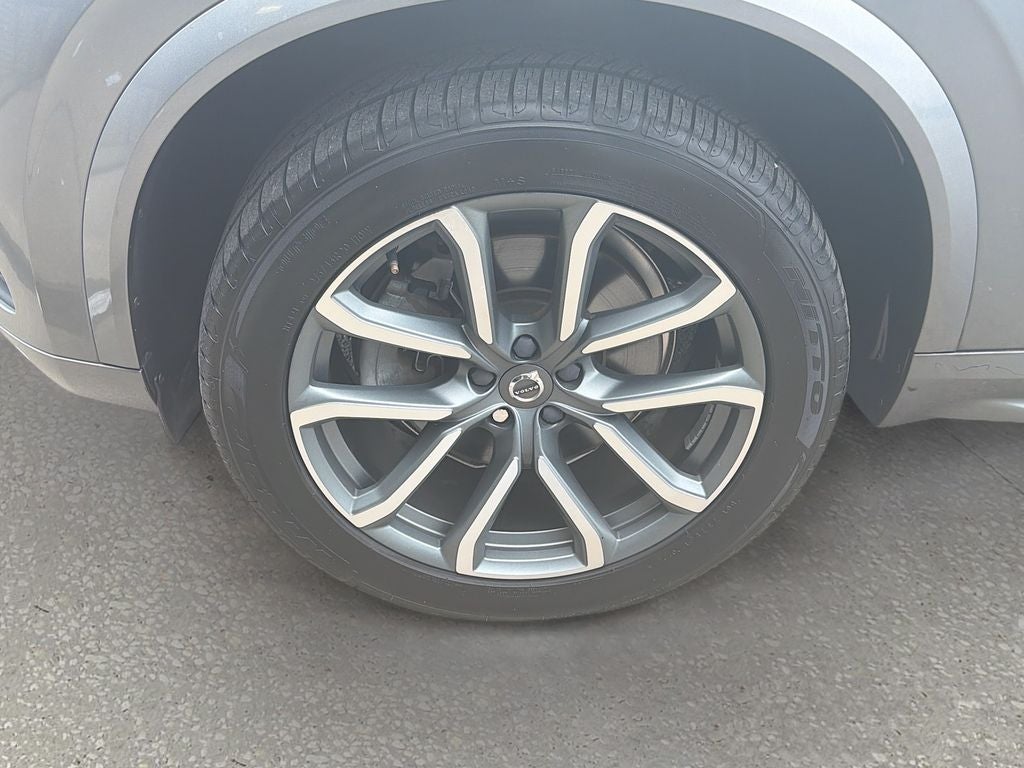 2019 Volvo XC90 T6 Momentum